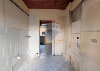 Stanza vuota - Casa semi indipendente via vittorio emanuele
 
41, Roggiano Gravina - foto 16