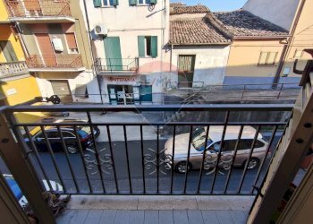 Balcone - Casa semi indipendente via vittorio emanuele
 
41, Roggiano Gravina - foto 34