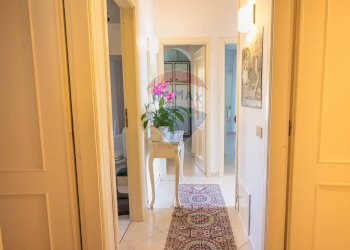 Hall / corridoio - Casa indipendente via dei gladioli
 
28, Taormina - foto 16