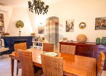 Sala da pranzo - Casa indipendente via dei gladioli
 
28, Taormina - foto 24