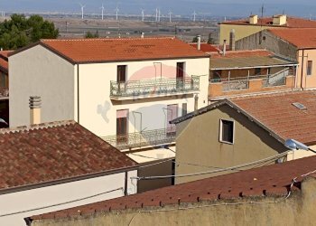 Edificio all\'aperto - Casa indipendente Via Inverse
 
43/44/45, Castelluccio dei Sauri - foto 4