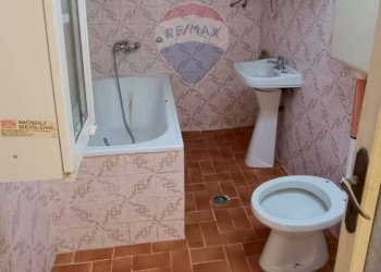 Bagno - Casa indipendente Via Inverse
 
43/44/45, Castelluccio dei Sauri - foto 16