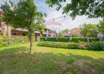 Giardino - Azienda agricola VIA PALAZZO
35, Viadana - foto 14