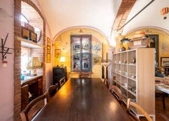 Sala da pranzo - Azienda agricola VIA PALAZZO
35, Viadana - foto 18