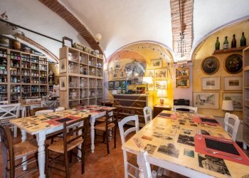 Sala da pranzo - Azienda agricola VIA PALAZZO
35, Viadana - foto 20
