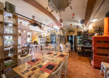 Sala da pranzo - Azienda agricola VIA PALAZZO
35, Viadana - foto 25