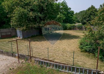 Giardino - Terreno edificabile Via Tornavento
 
2, Castano Primo - foto 6