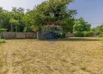 Giardino - Terreno edificabile Via Tornavento
 
2, Castano Primo - foto 9