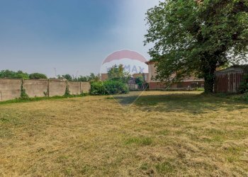 Giardino - Terreno edificabile Via Tornavento
 
2, Castano Primo - foto 11