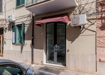 Edificio all\'aperto - Negozio Via gioacchino Di Marzo
 
53, Palermo - foto 1