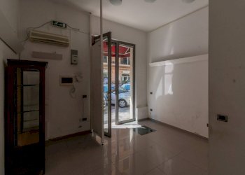 Stanza vuota - Negozio Via gioacchino Di Marzo
 
53, Palermo - foto 2