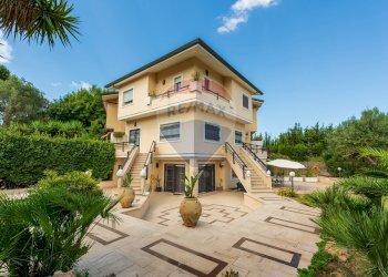 Casa all\'aperto - Villa a Schiera Via eschilo
172, Roma - foto 4