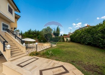 Giardino - Villa a Schiera Via eschilo
172, Roma - foto 5