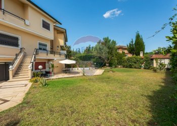 Giardino - Villa a Schiera Via eschilo
172, Roma - foto 9