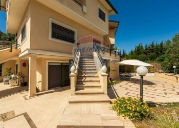 Casa all\'aperto - Villa a Schiera Via eschilo
172, Roma - foto 16