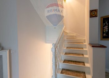 Scale - Villa a Schiera Via eschilo
172, Roma - foto 26