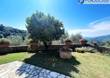 giardino - Casa semi indipendente via Lucchesi, Camaiore - foto 57