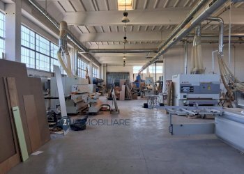 Foto 1 - Capannone Via Variante Aurelia
 
4, Sarzana - foto 1