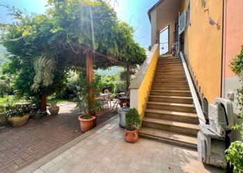 Giardino - Casa indipendente via Valle Stura, Masone - foto 9