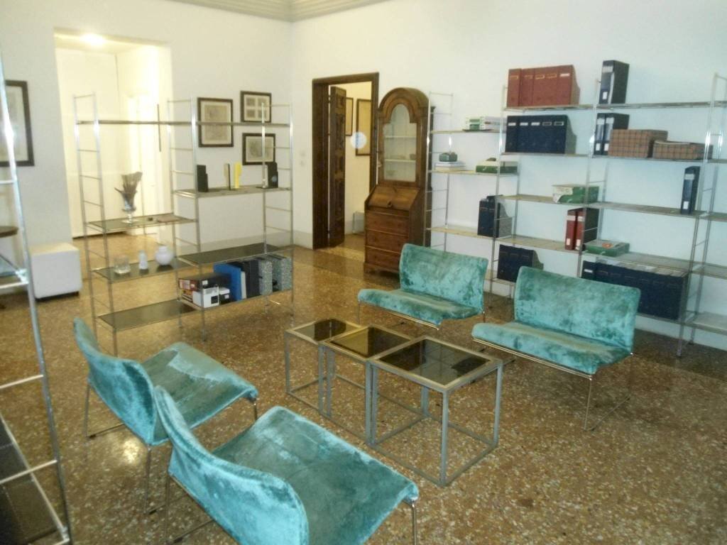 Salone - Trilocale via Santo Stefano, Bologna (zona Centro Storico) - foto 3