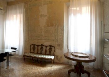 Salone - Trilocale via Santo Stefano, Bologna (zona Centro Storico) - foto 8