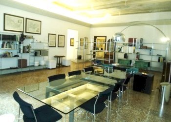 Salone - Trilocale via Santo Stefano, Bologna (zona Centro Storico) - foto 1