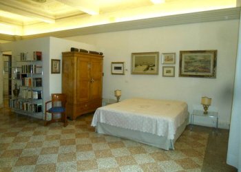 Camera da letto - Trilocale via Santo Stefano, Bologna (zona Centro Storico) - foto 32