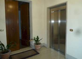 Interno palazzo - Trilocale via Santo Stefano, Bologna (zona Centro Storico) - foto 43