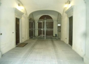 Interno palazzo - Trilocale via Santo Stefano, Bologna (zona Centro Storico) - foto 46