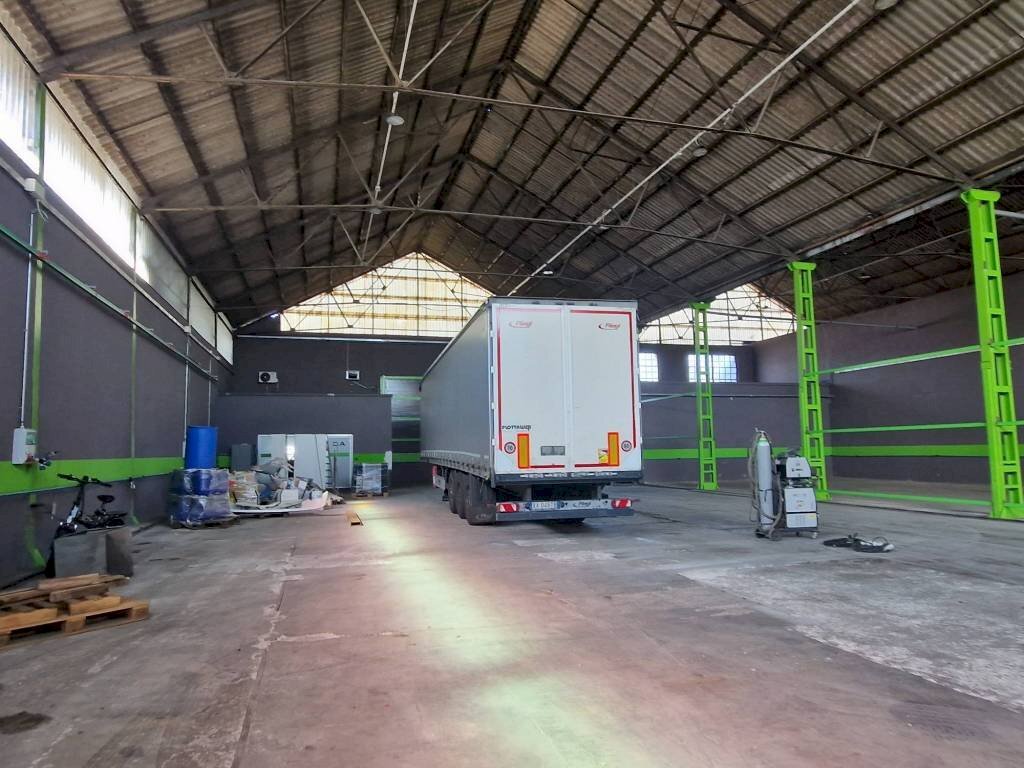 Interno non residenziale - Capannone via Enrico Fermi, Garbagnate Milanese - foto 3