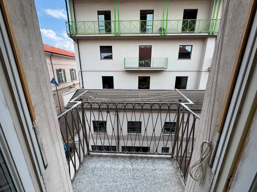 Balcone - Three-room apartment via Alessandro Ferraris di Celle, 5, Cuneo (neighborhood Centro) - photo 2