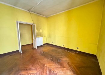 Camera da letto - Trilocale via Alessandro Ferraris di Celle, 5, Cuneo (zona Centro) - foto 12