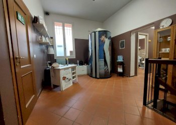 Shop via San Pier Grisologo, 44, Imola - photo 3