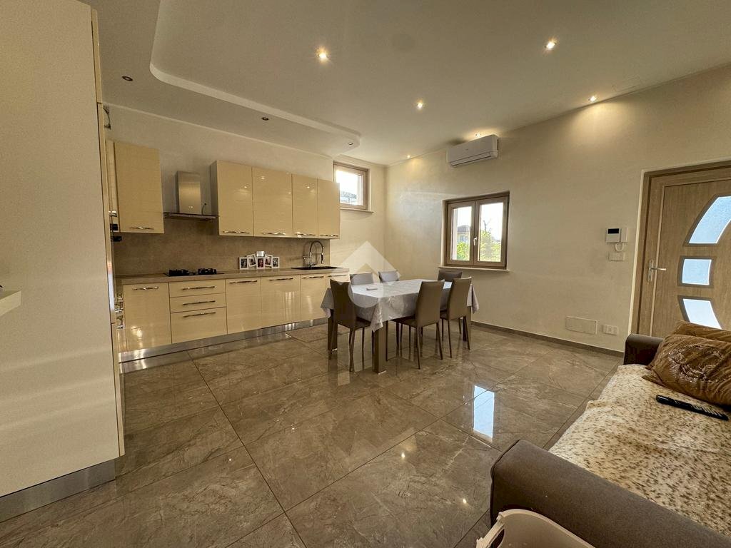 Villa Via Valperga, Carmagnola - foto 1