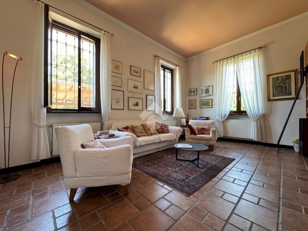 Villa Via Cesare Battisti, Galliate - foto 1