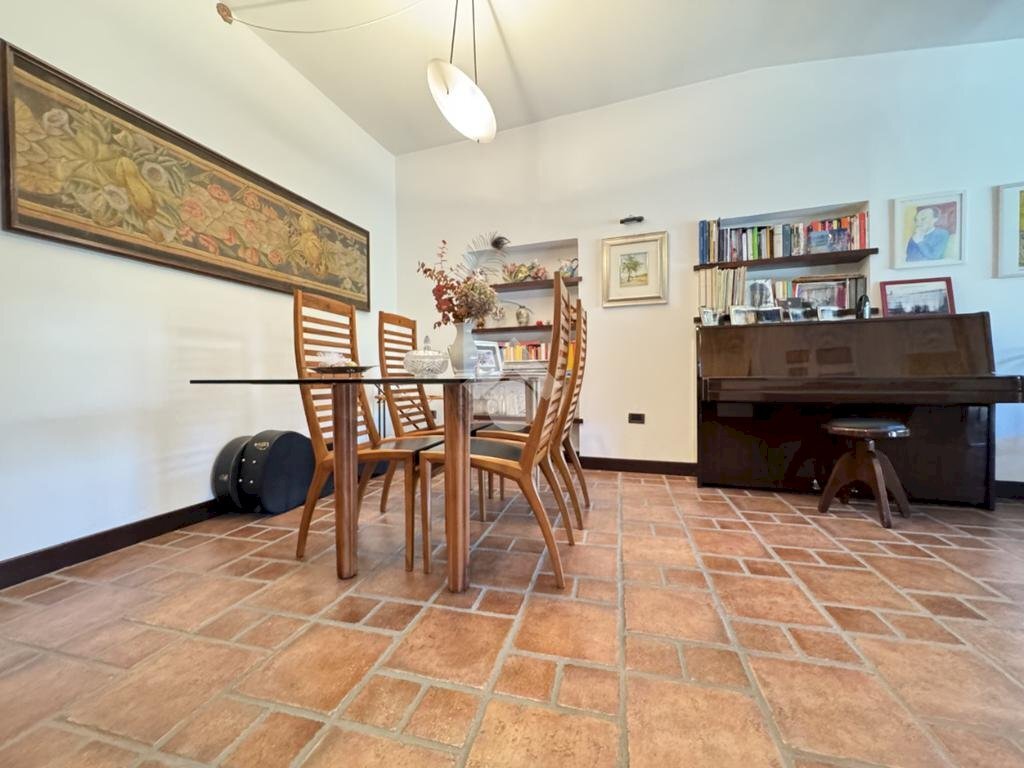 Villa Via Cesare Battisti, Galliate - foto 2