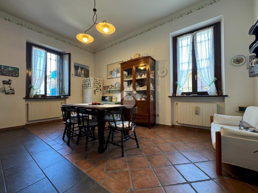 Villa Via Cesare Battisti, Galliate - foto 3