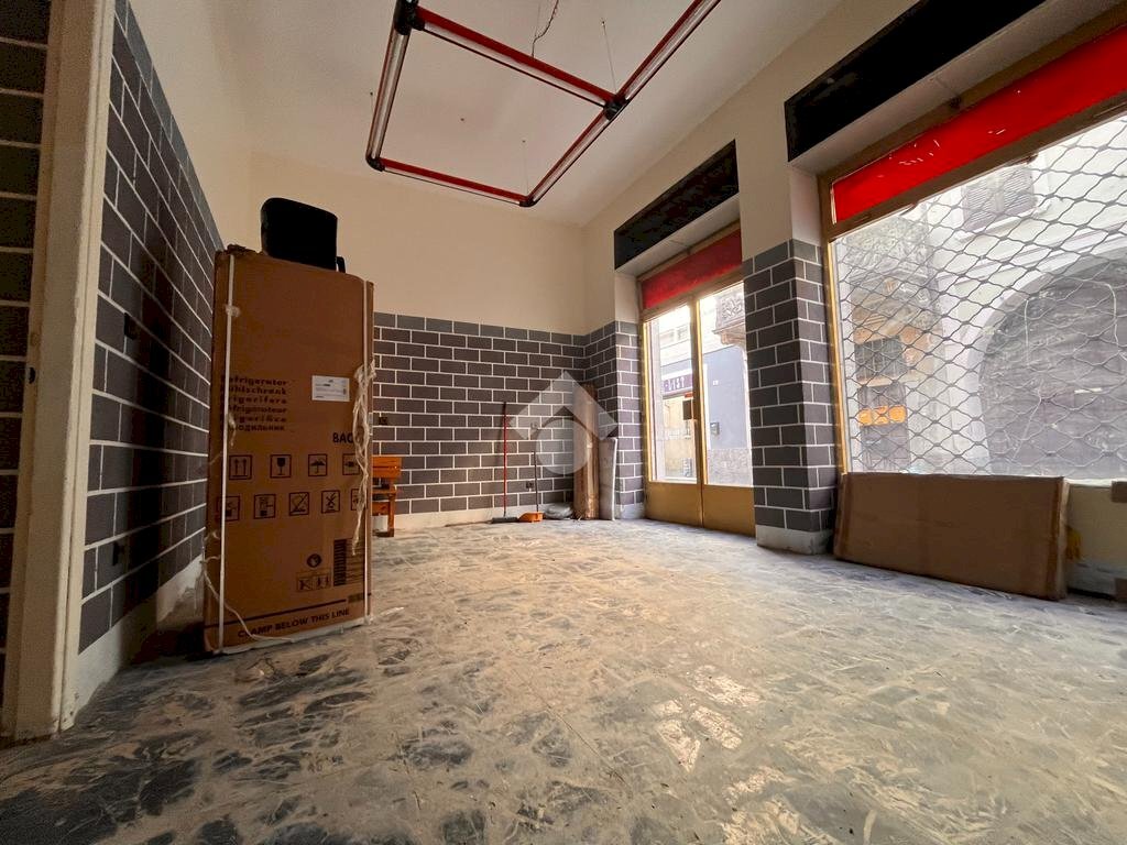 Negozio Via Giacomo Matteotti, Galliate - foto 2