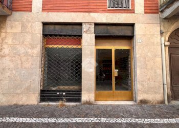 Negozio Via Giacomo Matteotti, Galliate - foto 1