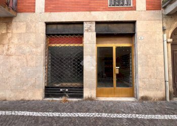 Negozio Via Giacomo Matteotti, Galliate - foto 22