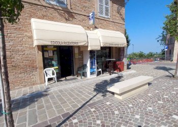 Foto 12 - Attività Commerciale Piazza Mazzini
 
7, Sant'Angelo in Pontano - foto 12
