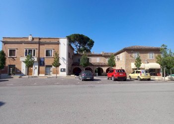 Foto 16 - Attività Commerciale Piazza Mazzini
 
7, Sant'Angelo in Pontano - foto 16