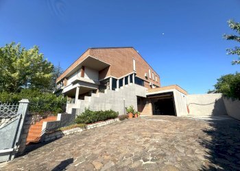 Foto 3 - Villa VIA COLLEPAGANELLO, Fabriano - foto 3