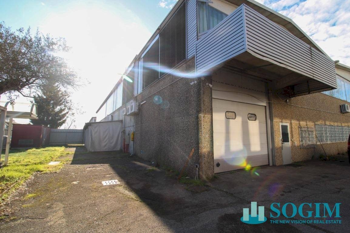 Foto 1 - Capannone via lombardia
 
1, Vignate - foto 1