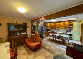 Sala da pranzo - Quadrilocale Cannobio - foto 4