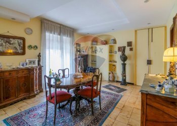 Sala da pranzo - Quadrilocale Via Cibele
 
59, Catania - foto 9