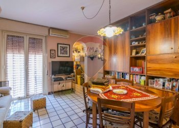 Sala da pranzo - Quadrilocale Via Cibele
 
59, Catania - foto 14