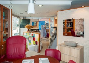 Sala da pranzo - Commercial Premises Via Santissimo Crocifisso
 
33, Ramacca - photo 8