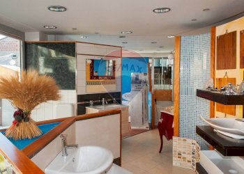 Bagno - Commercial Premises Via Santissimo Crocifisso
 
33, Ramacca - photo 9