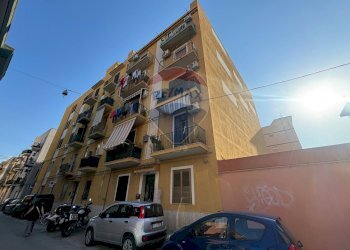 Edificio all\'aperto - Trilocale Via Andrea Saluta
 
27, Augusta - foto 2